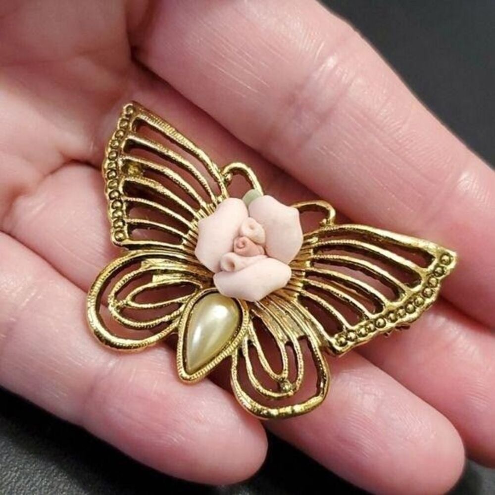 Vintage 1928 Brand Gold Tone Butterfly Brooch Pink Flower